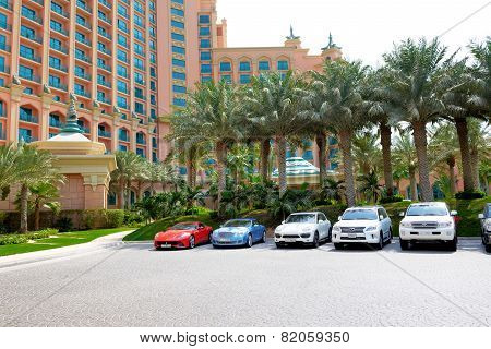 Dubai, Uae - September 11: The Atlantis The Palm Hotel And Limousines. It Is Located On Man-made Isl