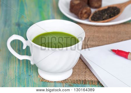 green tea with milk or hot matcha latte with cane sugar
