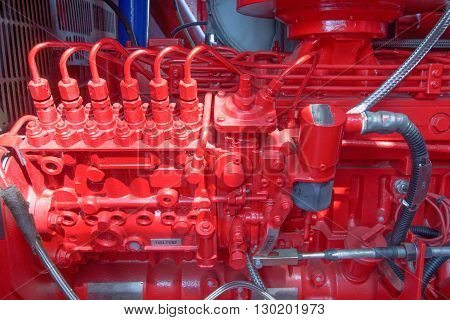 Disel engine driven pedestal crane red engine