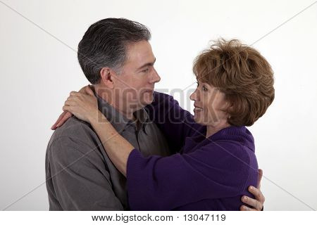 Maduras casal feliz juntos