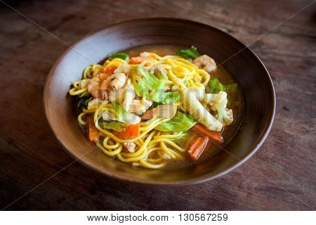 Thai Fried Noodle With Prawns