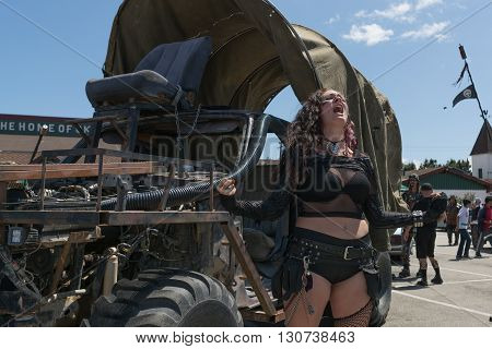 Post-apocalyptic Survival Costume Girl