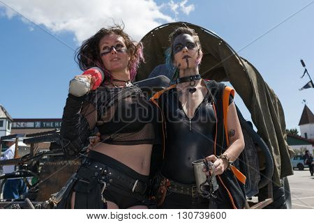 Post-apocalyptic Survival Costume Girls