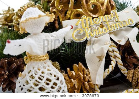 Aislado sobre fondo blanco de la decoración de la Navidad.