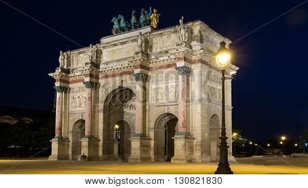 The Triumpahl Arch of Carrousel located in the place du Carrousel in Paris.It was built between 1806 and 1808 to commemorate Napoleon's military victories