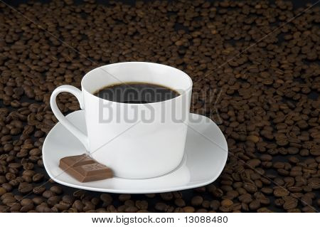 Taza de café con chocolate