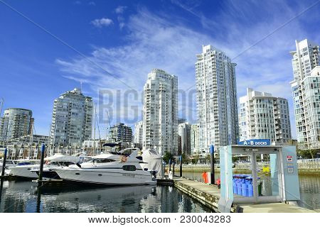 Yaletown,vancouver Bc,canada.february 18th 2018.high End Real Estate Condominiums In Yaletown Distri