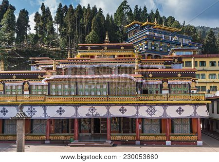 The Rumtek Monastery And The Dkharmachakra Center Of 16 Gyalva Karmapa - Heads Of The Line Of Kagyu 
