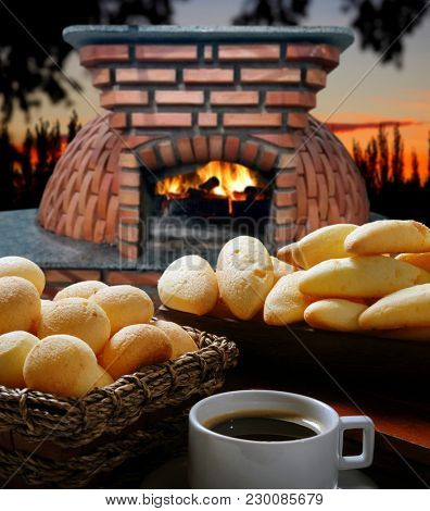 Pao de Queijo Mineiro - Brazilian cheese buns from Minas