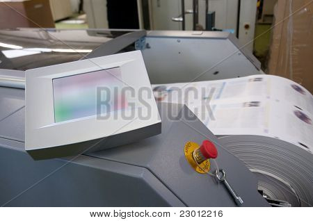Druckmaschine: Web-Digitaldruckmaschine