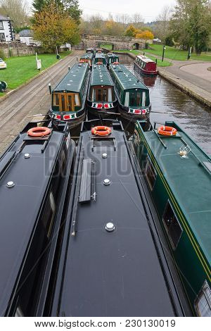 Pontcysyllte Wales Uk - November 1st 2017: Narrowboats Moored Up On The Llangollen Canal In The Trev