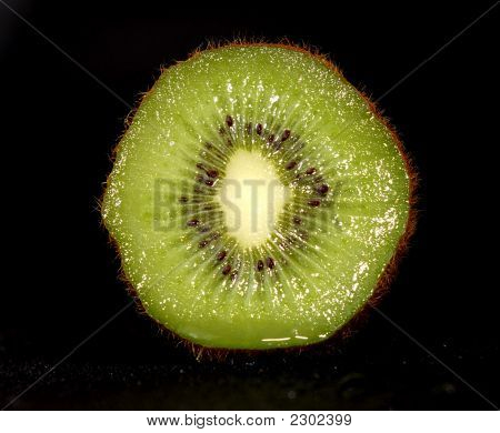 Kiwi madura dulce de frutas tropicales.
