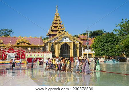 Yangon, Myanmar - December 18, 2016: Morning Cleaning In The Pagoda Of Thousands Of Officers (botata