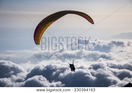 Mountain Jumping Jump With Father Mountain Parasut