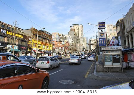 Seoul, South Korea - January 31th 2017:  Traffic And Skycrappers At Early Morning In Seoul, South Ko
