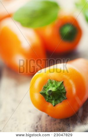 peperoni freschi arancione