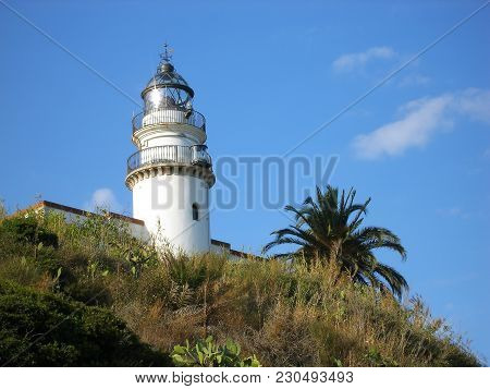Beautyful Lighthouse On The Green Mountain Architecture