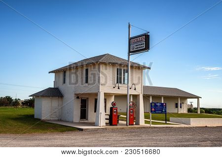 Historic Service Station Along Route 66 Near Hydro, Oklahoma