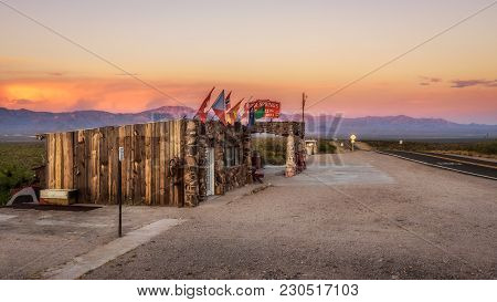 Cool Springs, Arizona, Usa - May 19, 2016: Rebuilt Cool Springs Station In The Mojave Desert On Hist