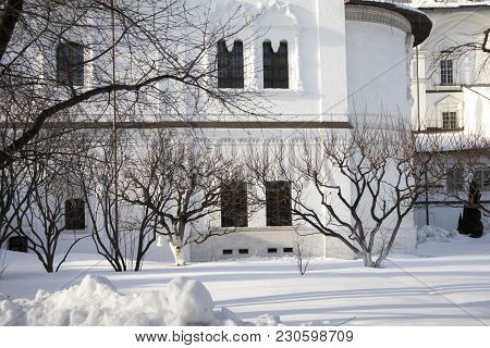 Moscow, Russia -march 10 2018 The Wall With Window Ofspaso-preobrazhensky Cathedral In Novospassky M