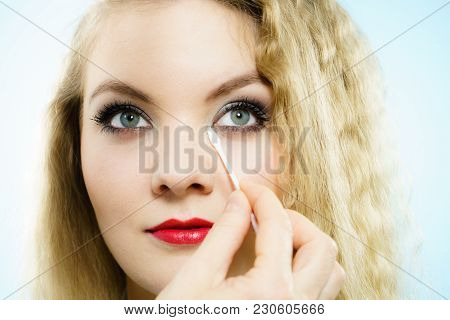 Professional Artist Fixing Fashion Model Make Up Using Ear Buds Cotton Tipped Swabs Q Tip