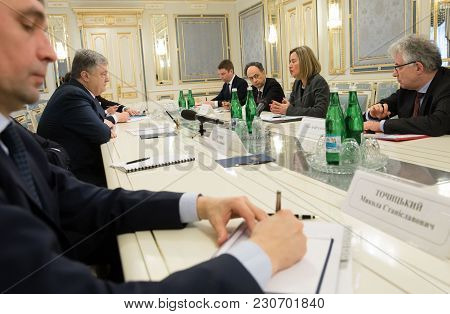 Federica Mogherini And Petro Poroshenko
