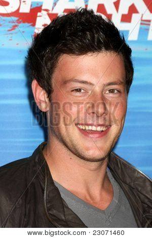 LOS ANGELES - SEP-1: Cory Monteith Ankunft auf das 