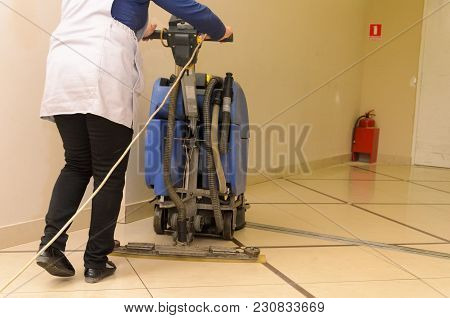 Floor Care And Cleaning Services With Washing Machine In Shopping And Entertainment Center.the Direc