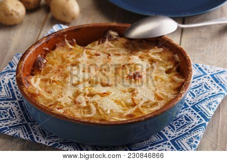 Potatoes a la dauphinoise in a baking dish