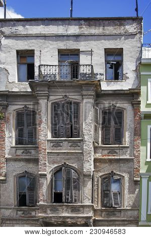 Istanbul Turkey 05 July 2017 Old House In Municipality Of Belediye In Istanbul.