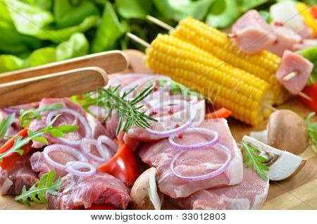 Taze et ve corncobs Barbekü için