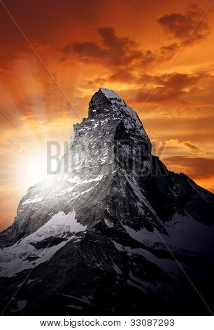 zachód słońca na Matterhorn