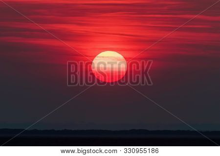 Big Sun, Sun Skycloud At Beautiful Sunset