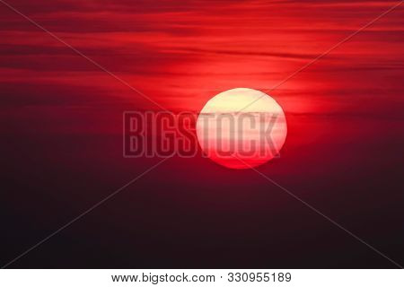 Big Sun, Sun Skycloud At Beautiful Sunset