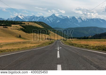 Chuysky trakt road in the Altai mountains. One of the most beautiful road in the world.