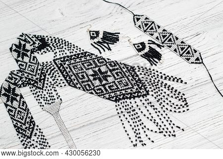 Ethnic Decoration Gerdan, Viconane Z Biseru, Ukrainian Gerdan And Earrings. Hand Weaving, Geometric 