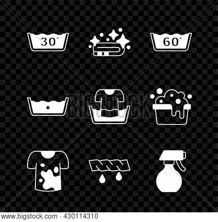 Set Temperature Wash, Towel Stack, Dirty T-shirt, Squeeze Clothes, Water Spray Bottle, And Basin Wit