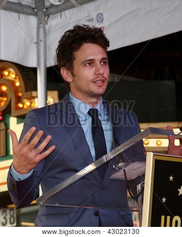 LOS ANGELES - MAR 7: James Franco an die Hollywood Walk of Fame Zeremonie zu Ehren James Franco bei t