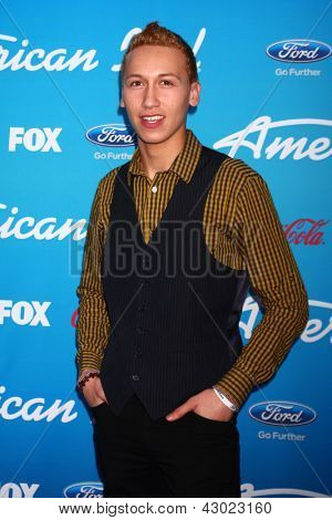 LOS ANGELES - 7 mar: Devin Velez มาถึงในปี 2013 