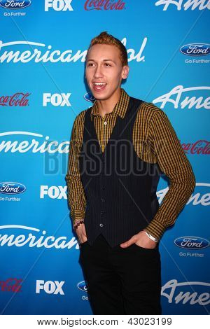 LOS ANGELES - 7 mar: Devin Velez มาถึงในปี 2013 