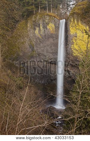 La Tourell Columbia River Gorge Oregon düşer.