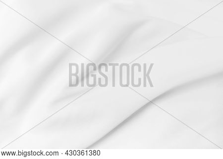 The Wrinkled Whites Are Photographed By Focusing On The Center Of The Image.