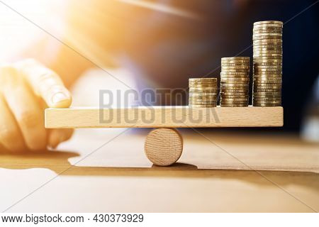 Financial Leverage And Money Balance. Finance And Price