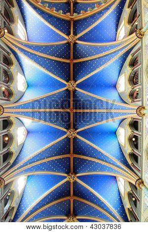 Ottawa, Kanada - září 8: Katedrála Notre-Dame Basilica interiér září 8, 2012 v Ottawě, Canad