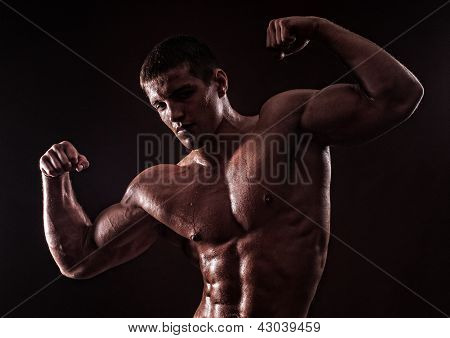 Umięśniony mężczyzna Model