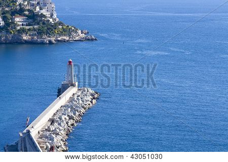 Latarnia morska francuski port Morza Śródziemnego