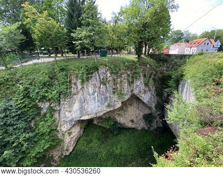 Julas Abyss At The End Of The Gornja Dobra River Canyon - Ogulin, Croatia (Đulin Ponor Na Kraju Kanj