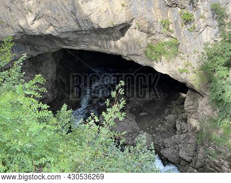 Julas Abyss At The End Of The Gornja Dobra River Canyon - Ogulin, Croatia (Đulin Ponor Na Kraju Kanj