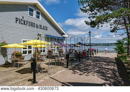 Halifax, Nova Scotia, Canada - 11 August 2021: People Eating At The Terrace Of The Pickford And Blac