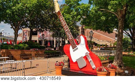 Huge Guitars At Grand Ole Opry - Nashville, Tennessee - June 15, 2019